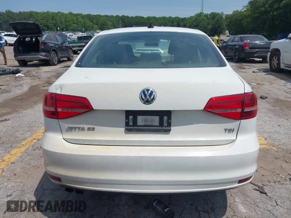✅ 2015 Volkswagen Jetta SE • VIN: 3VWD17AJ3FM354676 • Lot: 42324721. Listed on IAAI with 122,763 mi. Free auction sales archive from the USA and detailed vehicle history report at DreamBid. Image 16.