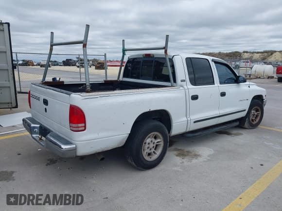 ✅ 2000 Dodge Dakota Sport • VIN: 1B7GL2AX2YS739075 • Лот: 41596495. Опубликован ранее на IAAI с пробегом 207 533 миль. Бесплатный доступ к архиву аукционных продаж из США и подробный отчёт об истории автомобиля на DreamBid. Изображение 4.