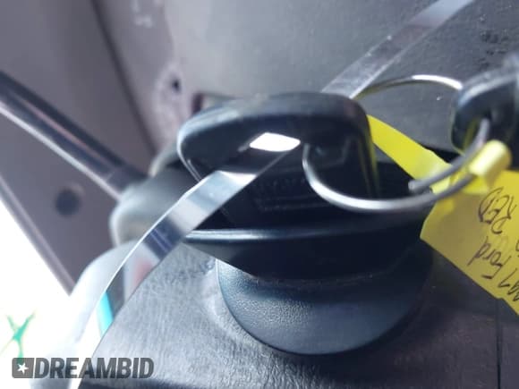 ✅ 1997 Ford F-250 • VIN: 1FTFX27L1VKB58201 • Лот: 41621484. Опубликован ранее на IAAI с пробегом 280 866 миль. Бесплатный доступ к архиву аукционных продаж из США и подробный отчёт об истории автомобиля на DreamBid. Изображение 11.