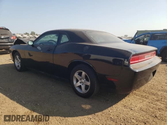 ✅ 2010 Dodge Challenger SE • VIN: 2B3CJ4DV2AH184105 • Lot: 71411684. Wystawiony na Copart z przebiegiem 139 270 mil. Bezpłatny archiwum sprzedaży aukcyjnych z USA i szczegółowy raport historii pojazdu na DreamBid. Zdjęcie 2.