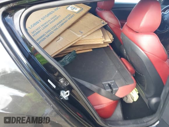 ✅ 2013 Hyundai Veloster w/Gray Int • VIN: KMHTC6AD1DU141372 • Lot: 41349170. Wystawiony na IAAI z przebiegiem Nie podano. Bezpłatny archiwum sprzedaży aukcyjnych z USA i szczegółowy raport historii pojazdu na DreamBid. Zdjęcie 8.