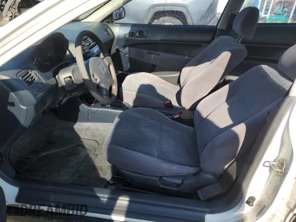 ✅ 2000 Honda Civic DX • VIN: 2HGEJ644XYH112297 • Lot: 45960935. Listed on Copart with 91,235 mi. Free auction sales archive from the USA and detailed vehicle history report at DreamBid. Image 7.