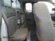 2015 Nissan Frontier SV z VIN 1N6AD0CW3FN763650, wystawiony jako Copart lot #83814625 z przebiegiem 124 628 mil mil oraz Szkoda całkowita • Salvage title. Historia ofert i sprzedaży dostępna na DreamBid. Obrazek 10.