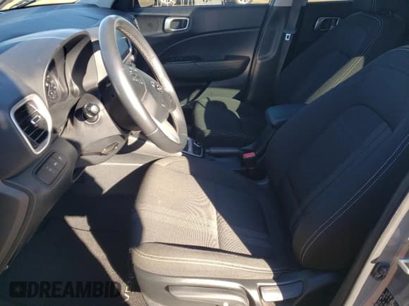 ✅ 2022 Hyundai Venue Limited • VIN: KMHRC8A36NU173457 • Lot: 84472694. Listed on Copart with 29,086 mi. Free auction sales archive from the USA and detailed vehicle history report at DreamBid. Image 7.