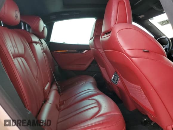 ✅ 2018 Maserati Levante GranSport • VIN: ZN661XUS6JX259613 • Lot: 45535625. Wystawiony na Copart z przebiegiem 77 203 mil. Bezpłatny archiwum sprzedaży aukcyjnych z USA i szczegółowy raport historii pojazdu na DreamBid. Zdjęcie 11.