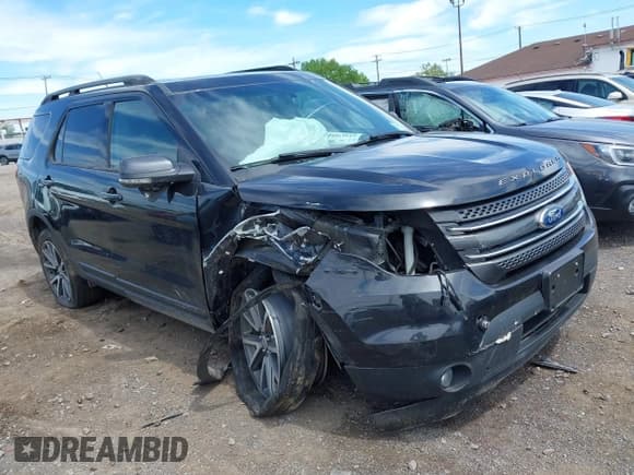 ✅ 2015 Ford Explorer XLT • VIN: 1FM5K8D86FGC14324 • Lot: 42302894. Wystawiony na IAAI z przebiegiem 128 517 mil. Bezpłatny archiwum sprzedaży aukcyjnych z USA i szczegółowy raport historii pojazdu na DreamBid. Zdjęcie 1.