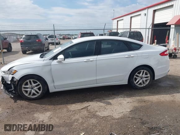 ✅ 2016 Ford Fusion SE • VIN: 3FA6P0HD6GR224516 • Lot: 43399353. Wystawiony na IAAI z przebiegiem 121 315 mil. Bezpłatny archiwum sprzedaży aukcyjnych z USA i szczegółowy raport historii pojazdu na DreamBid. Zdjęcie 14.