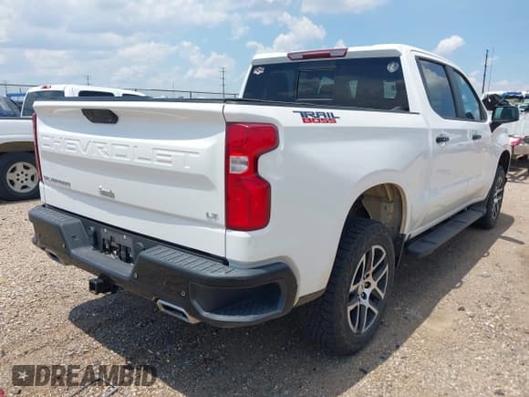 ✅ 2019 Chevrolet Silverado 1500 LT Trail Boss • VIN: 3GCPYFED3KG123716 • Lot: 42710140. Wystawiony na IAAI z przebiegiem 118 170 mil. Bezpłatny archiwum sprzedaży aukcyjnych z USA i szczegółowy raport historii pojazdu na DreamBid. Zdjęcie 4.