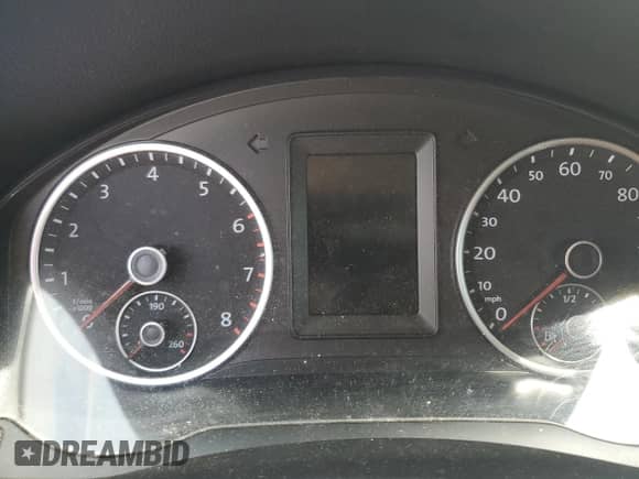 2013 Volkswagen Tiguan SE с VIN WVGAV7AXXDW519677, выставлен на аукционе Copart как лот 72686304 с пробегом Не указан миль и Списание • Salvage title. История ставок и продаж доступна на DreamBid. Изображение 9.