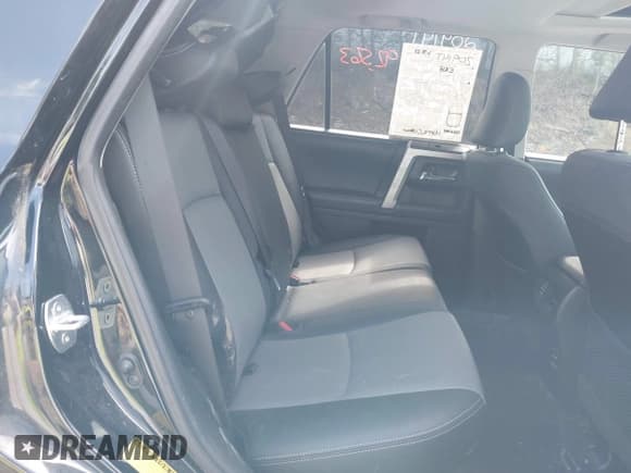 ✅ 2019 Toyota 4Runner SR5 • VIN: JTEBU5JR8K5665513 • Lot: 42563360. Listed on IAAI with 92,563 mi. Free auction sales archive from the USA and detailed vehicle history report at DreamBid. Image 8.