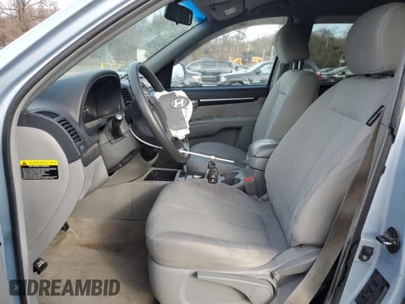 ✅ 2008 Hyundai Santa Fe GLS • VIN: 5NMSG13D78H158209 • Lot: 83012064. Listed on Copart with 148,934 mi. Free auction sales archive from the USA and detailed vehicle history report at DreamBid. Image 7.