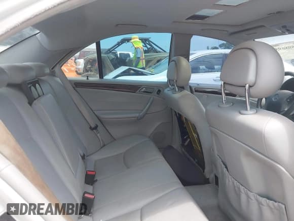 ✅ 2002 Mercedes-Benz C 230/260/280/320 • VIN: WDBRF61J62E008897 • Лот: 42598695. Опубликован ранее на IAAI с пробегом Не указан. Бесплатный доступ к архиву аукционных продаж из США и подробный отчёт об истории автомобиля на DreamBid. Изображение 8.