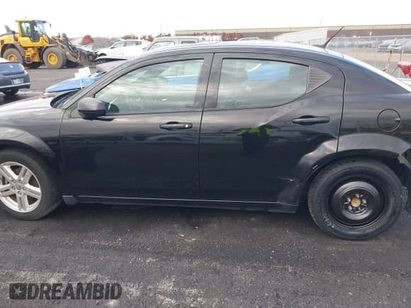 ✅ 2014 Dodge Avenger SXT • VIN: 1C3CDZCB9EN194030 • Lot: 43552751. Listed on IAAI with 116,498 mi. Free auction sales archive from the USA and detailed vehicle history report at DreamBid. Image 15.