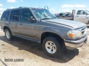✅ 1998 Ford Explorer XL • VIN: 1FMZU32X5WUB79785 • Lot: 41958251. Wystawiony na IAAI z przebiegiem 156 787 mil. Bezpłatny archiwum sprzedaży aukcyjnych z USA i szczegółowy raport historii pojazdu na DreamBid. Zdjęcie 1.