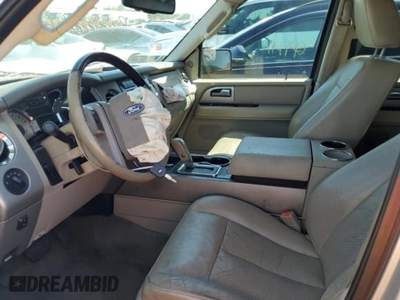 ✅ 2011 Ford Expedition Max Limited • VIN: 1FMJK1K56BEF11971 • Lot: 84742075. Wystawiony na Copart z przebiegiem 199 956 mil. Bezpłatny archiwum sprzedaży aukcyjnych z USA i szczegółowy raport historii pojazdu na DreamBid. Zdjęcie 7.