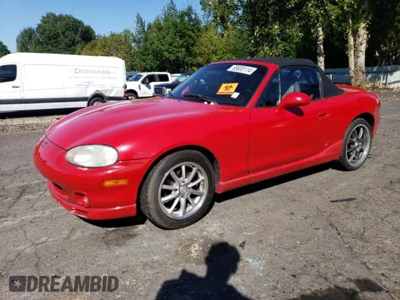✅ 1999 Mazda MX-5 Miata • VIN: JM1NB3539X0136948 • Lot: 69685114. Wystawiony na Copart z przebiegiem Nie podano. Bezpłatny archiwum sprzedaży aukcyjnych z USA i szczegółowy raport historii pojazdu na DreamBid. Zdjęcie 1.