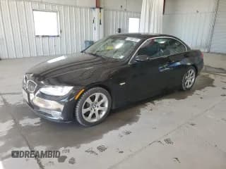 ✅ 2008 BMW 3 Series 335i • VIN: WBAWL73508PX53206 • Лот: 81966105. Опубликован ранее на Copart с пробегом 80 533 миль. Бесплатный доступ к архиву аукционных продаж из США и подробный отчёт об истории автомобиля на DreamBid. Изображение 1.