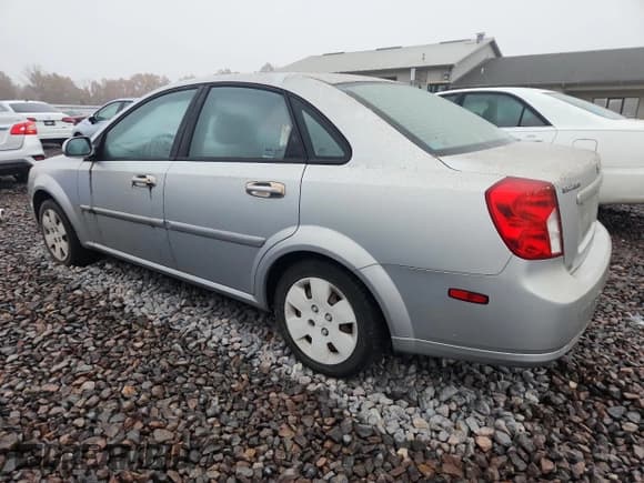 ✅ 2008 Suzuki Forenza • VIN: KL5JD56Z28K865392 • Lot: 82551545. Wystawiony na Copart z przebiegiem 80 013 mil. Bezpłatny archiwum sprzedaży aukcyjnych z USA i szczegółowy raport historii pojazdu na DreamBid. Zdjęcie 2.