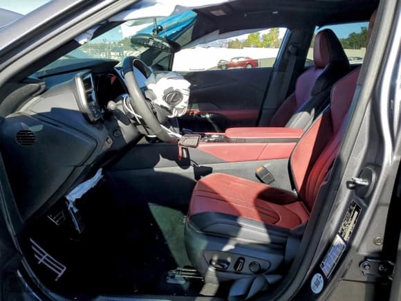 ✅ 2023 Lexus RX 500h F Sport Performance • VIN: 2T2BCMEA8PC002096 • Lot: 91427225. Wystawiony na Copart z przebiegiem 33 508 mil. Bezpłatny archiwum sprzedaży aukcyjnych z USA i szczegółowy raport historii pojazdu na DreamBid. Zdjęcie 7.