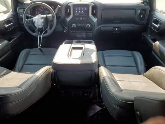 ✅ 2024 Chevrolet Silverado 1500 Work Truck • VIN: 1GCPAAEK9RZ332961 • Lot: 70180985. Wystawiony na Copart z przebiegiem 29 913 mil. Bezpłatny archiwum sprzedaży aukcyjnych z USA i szczegółowy raport historii pojazdu na DreamBid. Zdjęcie 8.