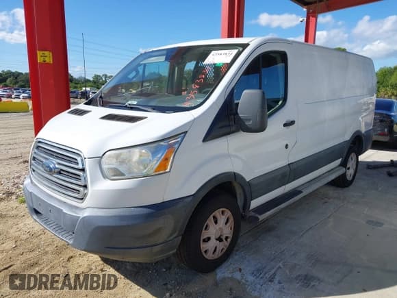 ✅ 2017 Ford Transit • VIN: 1FTYR1YM9HKB10986 • Лот: 43583834. Опубликован ранее на IAAI с пробегом 208 108 миль. Бесплатный доступ к архиву аукционных продаж из США и подробный отчёт об истории автомобиля на DreamBid. Изображение 2.