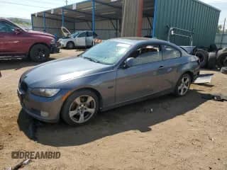 2007 BMW 3 Series 328xi с VIN WBAWC33527PD07116, выставлен на аукционе Copart как лот 64682565 с пробегом Не указан миль и Списание • Salvage title. История ставок и продаж доступна на DreamBid. Изображение 1.