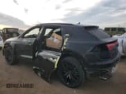 ✅ 2024 Audi SQ8 Premium Plus • VIN: WA1AWBF17RD013469 • Lot: 89667365. Wystawiony na Copart z przebiegiem 24 395 mil. Bezpłatny archiwum sprzedaży aukcyjnych z USA i szczegółowy raport historii pojazdu na DreamBid. Zdjęcie 2.