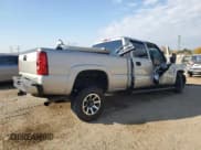 ✅ 2005 Chevrolet Silverado 2500HD LS • VIN: 1GCHK23215F832375 • Lot: 90425345. Wystawiony na Copart z przebiegiem Nie podano. Bezpłatny archiwum sprzedaży aukcyjnych z USA i szczegółowy raport historii pojazdu na DreamBid. Zdjęcie 3.