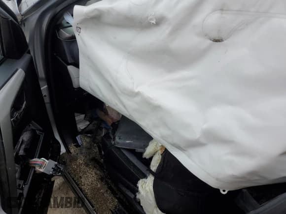 ✅ 2018 Toyota RAV4 XLE • VIN: 2T3RFREV9JW697972 • Lot: 92176305. Wystawiony na Copart z przebiegiem Nie podano. Bezpłatny archiwum sprzedaży aukcyjnych z USA i szczegółowy raport historii pojazdu na DreamBid. Zdjęcie 8.