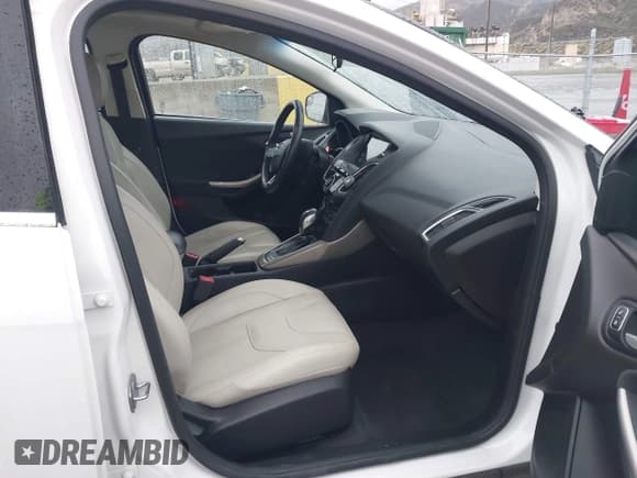 ✅ 2018 Ford Focus Titanium • VIN: 1FADP3N25JL278889 • Лот: 43693208. Опубликован ранее на IAAI с пробегом 79 661 миль. Бесплатный доступ к архиву аукционных продаж из США и подробный отчёт об истории автомобиля на DreamBid. Изображение 5.
