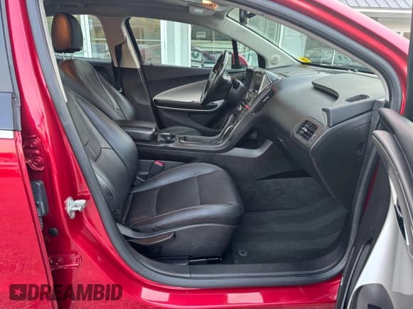 ✅ 2014 Chevrolet Volt • VIN: 1G1RH6E47EU135323 • Lot: 79734784. Wystawiony na Copart z przebiegiem 113 846 mil. Bezpłatny archiwum sprzedaży aukcyjnych z USA i szczegółowy raport historii pojazdu na DreamBid. Zdjęcie 5.