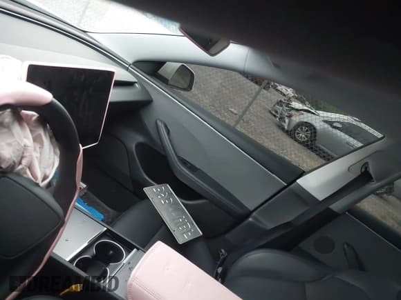 ✅ 2024 Tesla Model 3 • VIN: 5YJ3E1EA5RF717613 • Lot: 42444791. Wystawiony na IAAI z przebiegiem Nie podano. Bezpłatny archiwum sprzedaży aukcyjnych z USA i szczegółowy raport historii pojazdu na DreamBid. Zdjęcie 7.