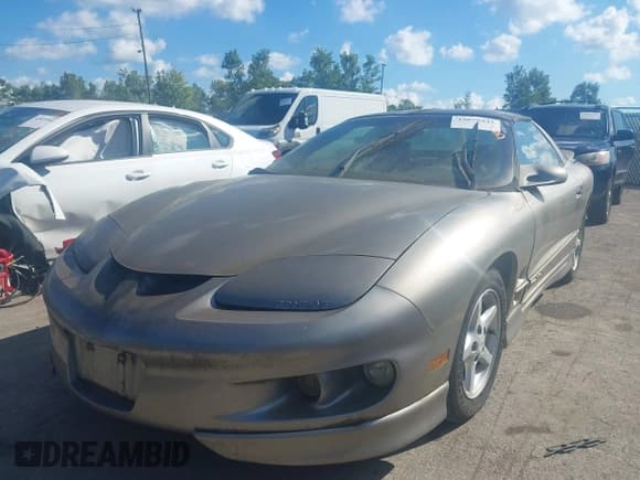 ✅ 1999 Pontiac Firebird Firebird • VIN: 2G2FS22K9X2234455 • Lot: 43079442. Listed on IAAI with 104,786 mi. Free auction sales archive from the USA and detailed vehicle history report at DreamBid. Image 6.
