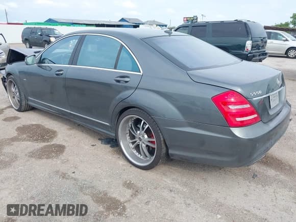 ✅ 2012 Mercedes-Benz S 550 • VIN: WDDNG7DB4CA459218 • Lot: 42352252. Listed on IAAI with 108,702 mi. Free auction sales archive from the USA and detailed vehicle history report at DreamBid. Image 3.
