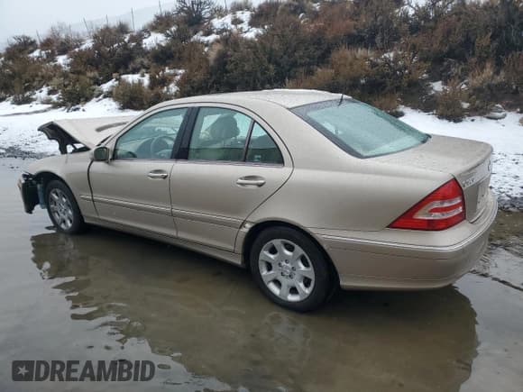 ✅ 2005 Mercedes-Benz C 320 • VIN: WDBRF84J65F586472 • Lot: 84561404. Wystawiony na Copart z przebiegiem Nie podano. Bezpłatny archiwum sprzedaży aukcyjnych z USA i szczegółowy raport historii pojazdu na DreamBid. Zdjęcie 2.