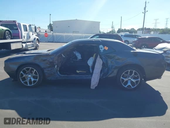 ✅ 2015 Dodge Challenger R/T Plus • VIN: 2C3CDZBTXFH740340 • Lot: 43302906. Wystawiony na IAAI z przebiegiem Nie podano. Bezpłatny archiwum sprzedaży aukcyjnych z USA i szczegółowy raport historii pojazdu na DreamBid. Zdjęcie 15.