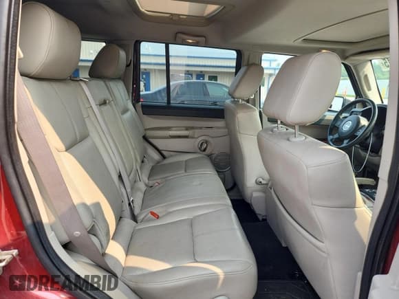 ✅ 2007 Jeep Commander Limited • VIN: 1J8HG58217C553226 • Лот: 67235715. Опубликован ранее на Copart с пробегом 161 618 миль. Бесплатный доступ к архиву аукционных продаж из США и подробный отчёт об истории автомобиля на DreamBid. Изображение 10.