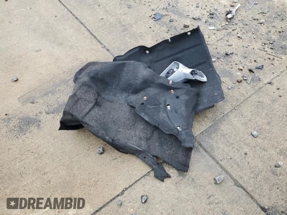 ✅ 2018 Chevrolet Camaro 1LT • VIN: 1G1FB3DS0J0121171 • Lot: 81517335. Listed on Copart with Not provided. Free auction sales archive from the USA and detailed vehicle history report at DreamBid. Image 12.