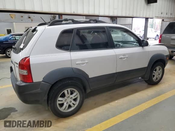 2007 Hyundai Tucson SE z VIN KM8JN12D17U524283, wystawiony jako Copart lot #81129324 z przebiegiem 181 350 mil mil oraz Szkoda całkowita • Salvage title. Historia ofert i sprzedaży dostępna na DreamBid. Obrazek 3.