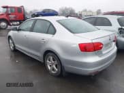 ✅ 2013 Volkswagen Jetta TDI w/Premium/Nav • VIN: 3VWLL7AJ6DM286246 • Lot: 43864018. Wystawiony na IAAI z przebiegiem 138 263 mil. Bezpłatny archiwum sprzedaży aukcyjnych z USA i szczegółowy raport historii pojazdu na DreamBid. Zdjęcie 3.