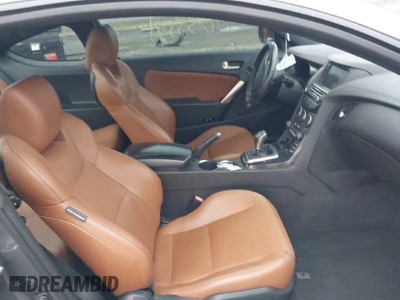 ✅ 2015 Hyundai Genesis Coupe R-Spec • VIN: KMHHU6KJ1FU127286 • Lot: 41733595. Wystawiony na IAAI z przebiegiem 98 296 mil. Bezpłatny archiwum sprzedaży aukcyjnych z USA i szczegółowy raport historii pojazdu na DreamBid. Zdjęcie 5.