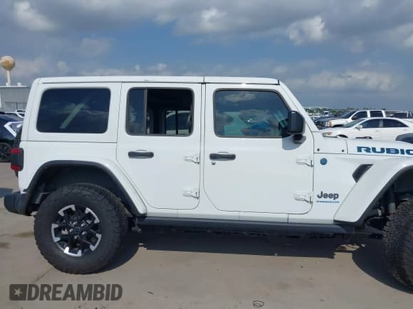 ✅ 2024 Jeep Wrangler Rubicon X • VIN: 1C4RJXR62RW211456 • Lot: 42167755. Wystawiony na IAAI z przebiegiem 27 466 mil. Bezpłatny archiwum sprzedaży aukcyjnych z USA i szczegółowy raport historii pojazdu na DreamBid. Zdjęcie 14.