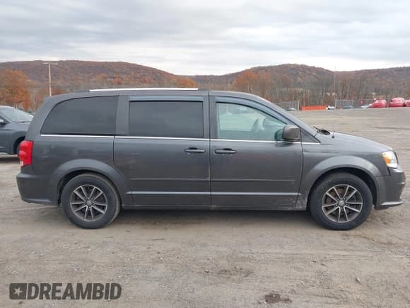✅ 2017 Dodge Grand Caravan SXT • VIN: 2C4RDGCG4HR736227 • Lot: 43661147. Listed on IAAI with 242,886 mi. Free auction sales archive from the USA and detailed vehicle history report at DreamBid. Image 13.