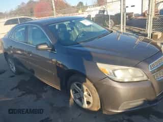 2013 Chevrolet Malibu LS z VIN 1G11A5SA0DF313307, wystawiony jako IAAI lot #43498528 z przebiegiem 226 517 mil mil oraz . Historia ofert i sprzedaży dostępna na DreamBid. Obrazek 1.