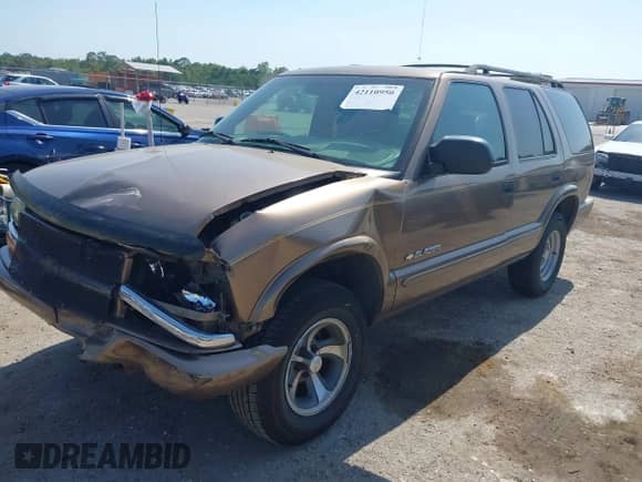 2004 Chevrolet Blazer Fleet z VIN 1GNCS13X34K154273, wystawiony jako IAAI lot #42110950 z przebiegiem 216 416 mil mil oraz . Historia ofert i sprzedaży dostępna na DreamBid. Obrazek 2.