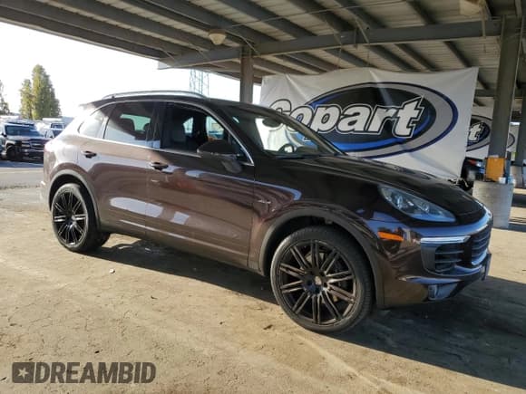 ✅ 2015 Porsche Cayenne Diesel • VIN: WP1AF2A24FLA40733 • Lot: 90135565. Listed on Copart with 76,716 mi. Free auction sales archive from the USA and detailed vehicle history report at DreamBid. Image 4.