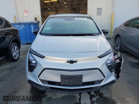 ✅ 2023 Chevrolet Bolt EV 1LT • VIN: 1G1FW6S07P4176628 • Lot: 72278694. Wystawiony na Copart z przebiegiem 16 586 mil. Bezpłatny archiwum sprzedaży aukcyjnych z USA i szczegółowy raport historii pojazdu na DreamBid. Zdjęcie 5.