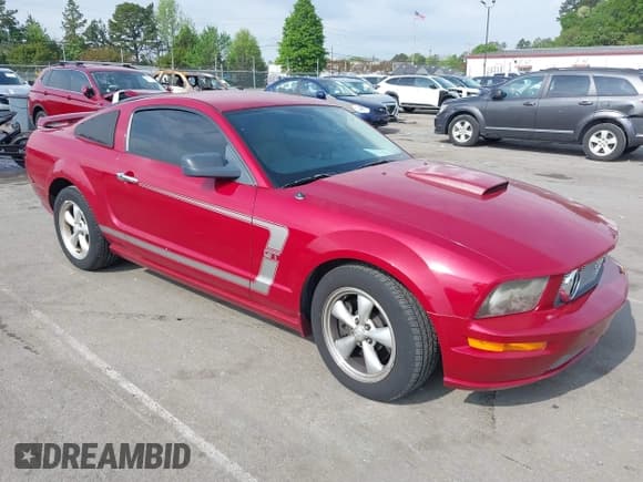 ✅ 2008 Ford Mustang GT Deluxe • VIN: 1ZVHT82H285194618 • Lot: 42001961. Listed on IAAI with 129,781 mi. Free auction sales archive from the USA and detailed vehicle history report at DreamBid. Image 1.