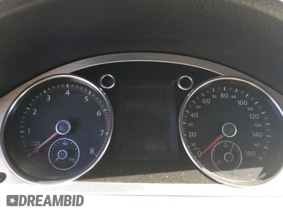 ✅ 2009 Volkswagen CC 4Motion • VIN: WVWGU73C39E532764 • Lot: 87375285. Wystawiony na Copart z przebiegiem Nie podano. Bezpłatny archiwum sprzedaży aukcyjnych z USA i szczegółowy raport historii pojazdu na DreamBid. Zdjęcie 9.