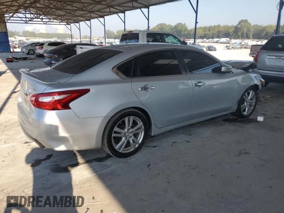 ✅ 2017 Nissan Altima SL • VIN: 1N4BL3APXHC122944 • Lot: 81406225. Listed on Copart with 363,324 mi. Free auction sales archive from the USA and detailed vehicle history report at DreamBid. Image 3.